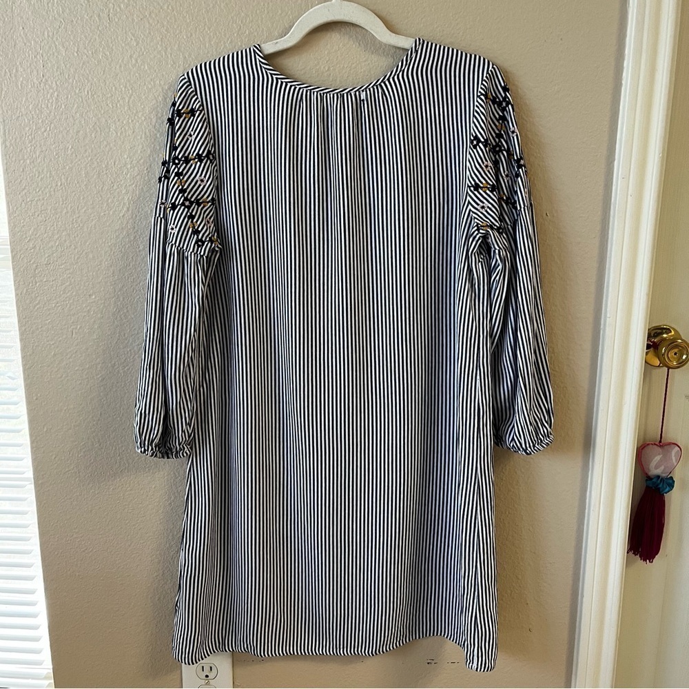 Old Navy, Stripped Dress, navy blue and white, embroidered sleeves. Size S - Picture 7 of 7